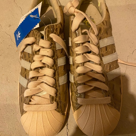 Adidas - Picture 4 of 5